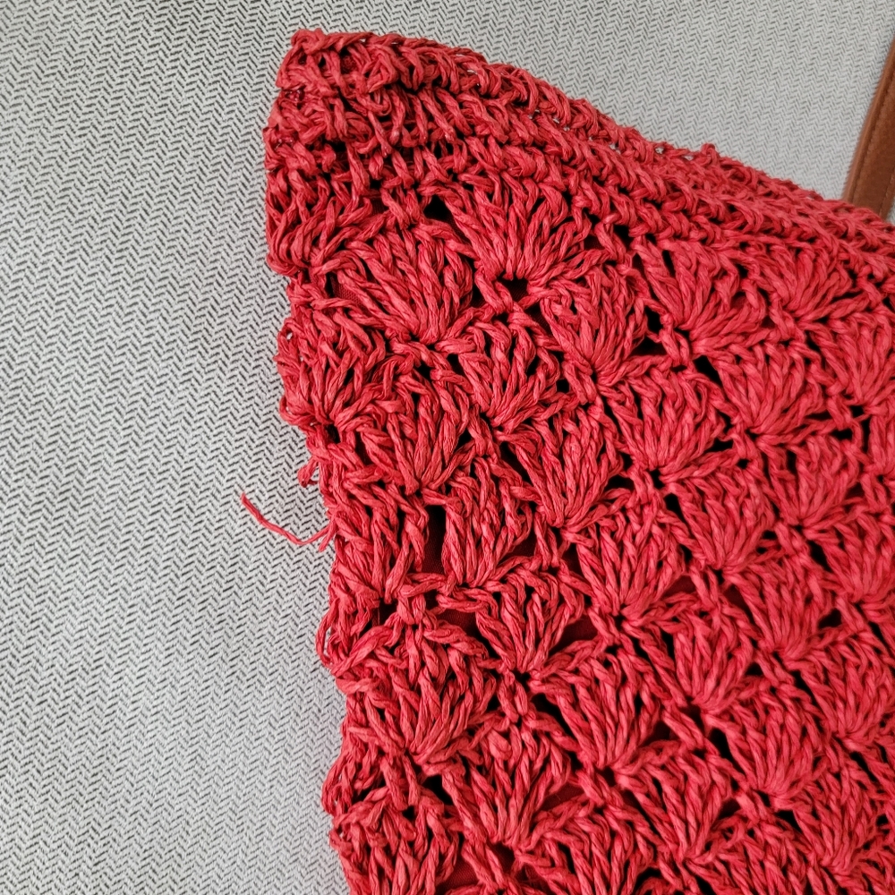 New Red Straw Shoulder Bag - Picture 5 of 8